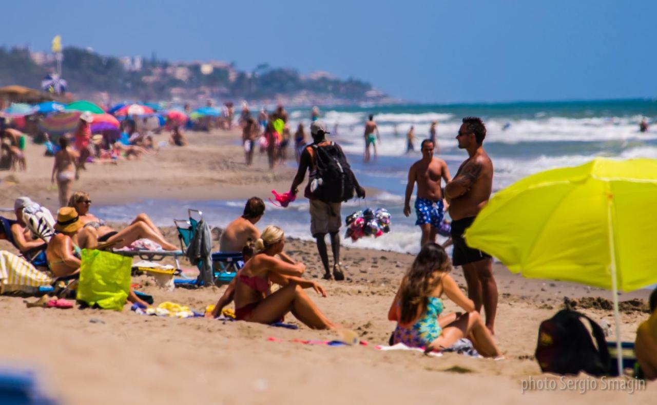 Mar Del Sur Apartamentos- Piscina Y Playa - Parking Gratis ベナルマデナ エクステリア 写真
